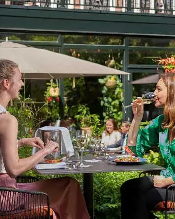Borreltijd-on-the-patio